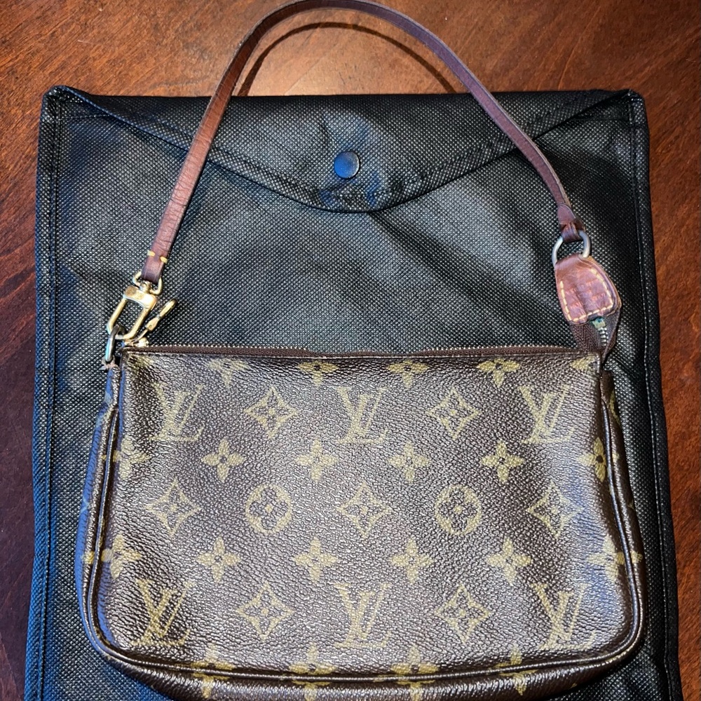 Louis Vuitton Monogram Pochette Accessoires